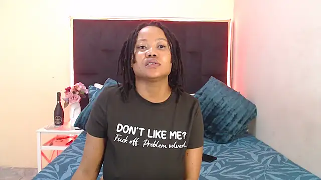 Snapshot of CancerGodessX chatting on February 12, 2025, 3:07 am CancerGodessX online show from February 12, 2025, 3:07 am