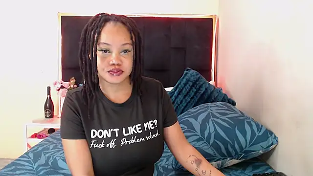 Snapshot of CancerGodessX chatting on September 19, 2025, 12:45 am CancerGodessX online show from September 19, 2025, 12:45 am