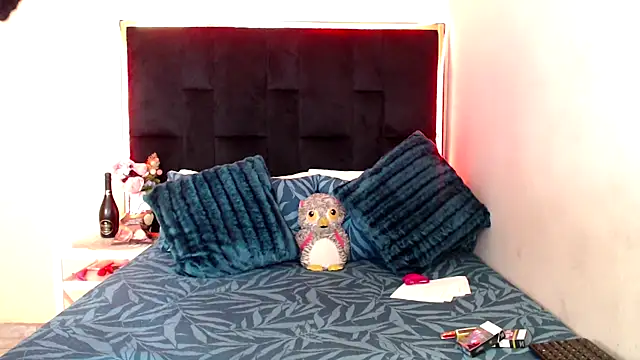 Snapshot of CancerGodessX chatting on October 5, 2025, 5:39 am CancerGodessX online show from October 5, 2025, 5:39 am