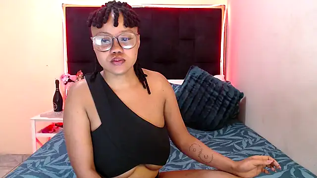 Snapshot of CancerGodessX chatting on October 9, 2025, 6:39 pm CancerGodessX online show from October 9, 2025, 6:39 pm