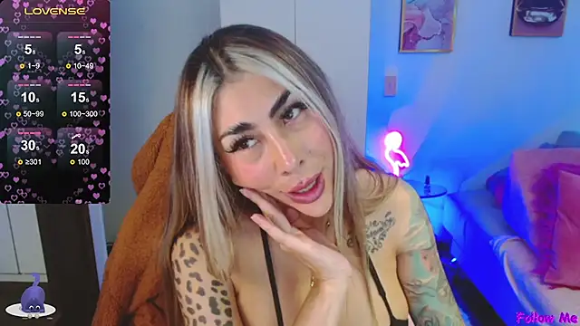 Snapshot of Martina_Dash chatting on January 22, 2025, 10:05 pm Martina Dash online show from January 22, 2025, 10:05 pm