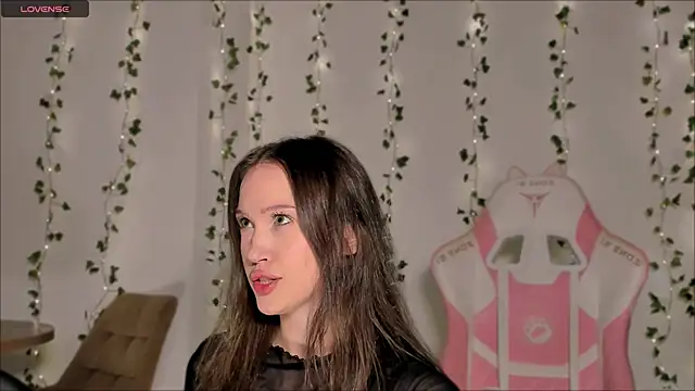 Amelia Lein online show from November 22, 2025, 12:20 am