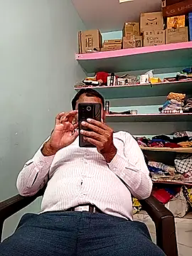 adicma123 online show from November 12, 2025, 9:32 am