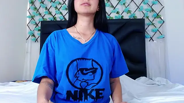 Snapshot of EmmaWilliamss chatting on September 23, 2025, 3:37 pm EmmaWilliamss online show from September 23, 2025, 3:37 pm