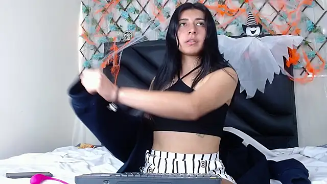 Snapshot of EmmaWilliamss chatting on October 29, 2025, 3:25 pm EmmaWilliamss online show from October 29, 2025, 3:25 pm