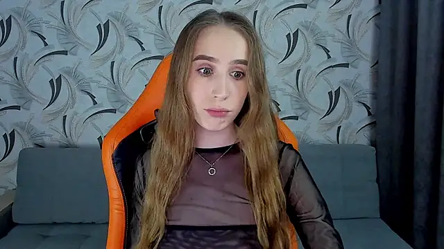 Snapshot of _mira_cle_ chatting on February 5, 2025, 11:06 pm mira cle online show from February 5, 2025, 11:06 pm