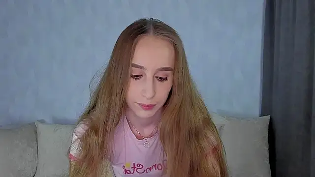 Snapshot of _mira_cle_ chatting on March 16, 2025, 11:36 pm mira cle online show from March 16, 2025, 11:36 pm