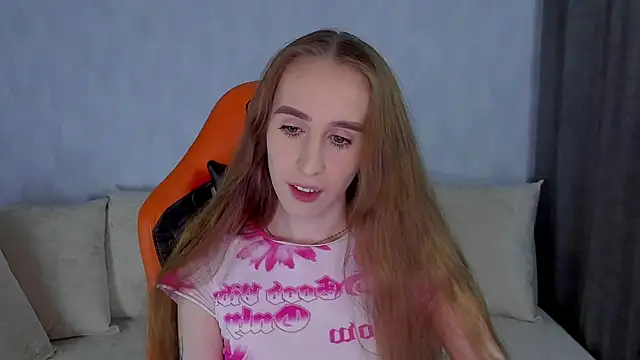 Snapshot of _mira_cle_ chatting on November 3, 2025, 11:37 pm mira cle online show from November 3, 2025, 11:37 pm