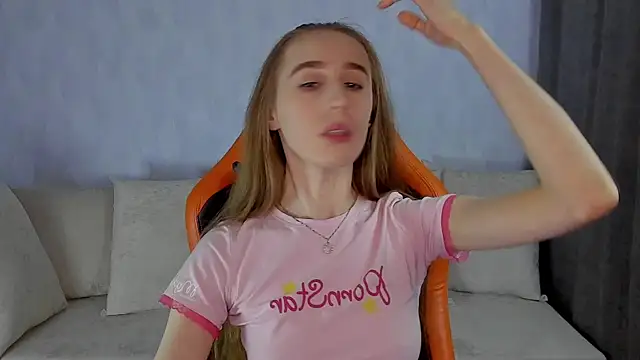 Snapshot of _mira_cle_ chatting on November 6, 2025, 11:04 pm mira cle online show from November 6, 2025, 11:04 pm