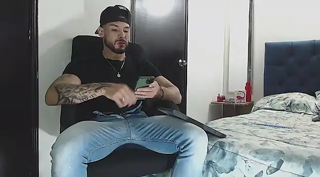 Snapshot of danielconor_26 chatting on December 27, 2024, 12:50 am danielconor 26 online show from December 27, 2024, 12:50 am