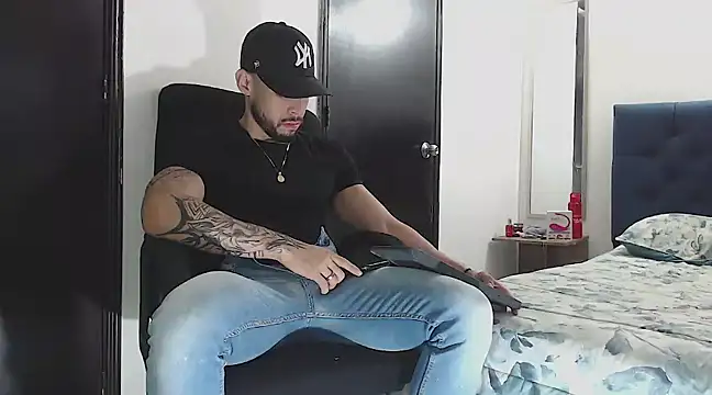 Snapshot of danielconor_26 chatting on December 27, 2024, 2:12 pm danielconor 26 online show from December 27, 2024, 2:12 pm