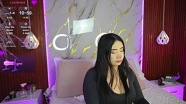 haylie  online show from December 14, 2024, 3:07 am