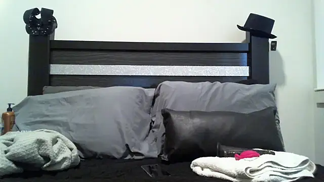 Snapshot of lofibunni chatting on February 12, 2026, 6:03 pm lofibunni online show from February 12, 2026, 6:03 pm