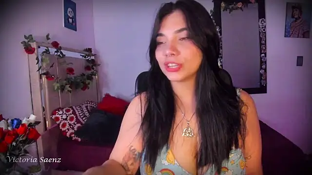 victoriaasaenz  online show from June 18, 2026, 12:55 am