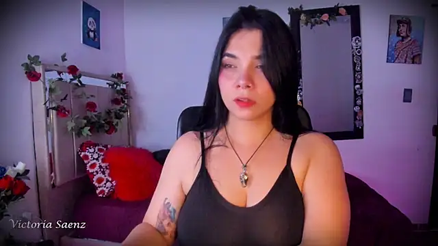 victoriaasaenz  online show from June 26, 2026, 12:59 am