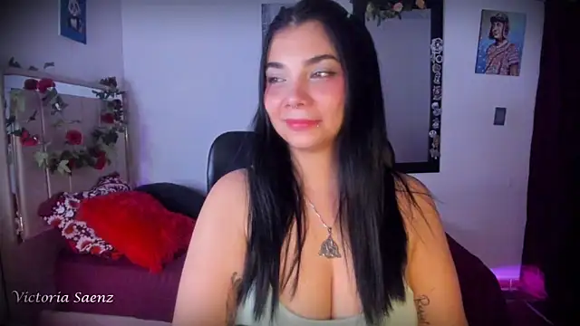 victoriaasaenz  online show from July 1, 2026, 12:01 am