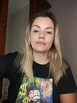 KrissSexi online show from October 30, 2025, 5:57 pm