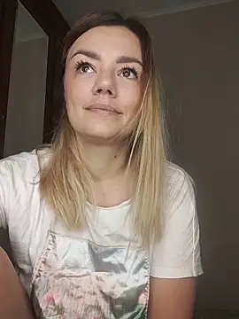 KrissSexi online show from November 14, 2025, 7:40 am