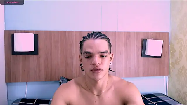 AlbertBernal69 online show from January 30, 2025, 2:06 am