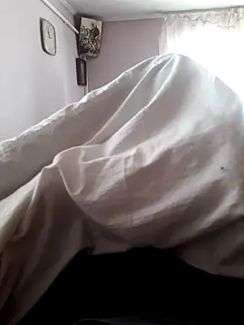 Snapshot of mihaixxx1 chatting on February 1, 2026, 8:57 am mihaixxx1 online show from February 1, 2026, 8:57 am