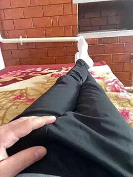 Snapshot of mihaixxx1 chatting on April 5, 2026, 12:35 pm mihaixxx1 online show from April 5, 2026, 12:35 pm