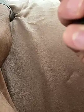 Snapshot of mihaixxx1 chatting on April 7, 2026, 9:43 am mihaixxx1 online show from April 7, 2026, 9:43 am