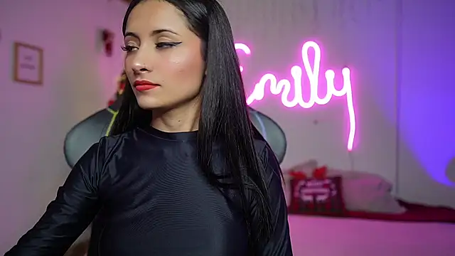Snapshot of emily_smittt chatting on December 7, 2024, 1:03 am emily smittt online show from December 7, 2024, 1:03 am