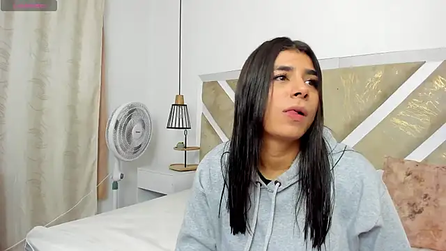 ZiaCalifa online show from February 17, 2026, 11:18 am