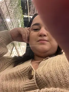 Snapshot of MinaBoss chatting on April 10, 2026, 9:19 pm MinaBoss online show from April 10, 2026, 9:19 pm