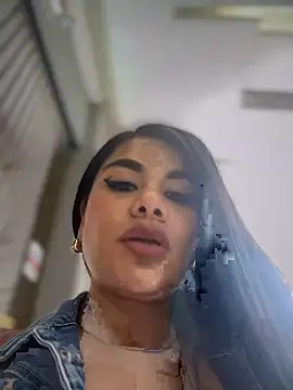 Snapshot of Insane_Issa chatting on February 12, 2025, 4:33 pm Insane Issa online show from February 12, 2025, 4:33 pm