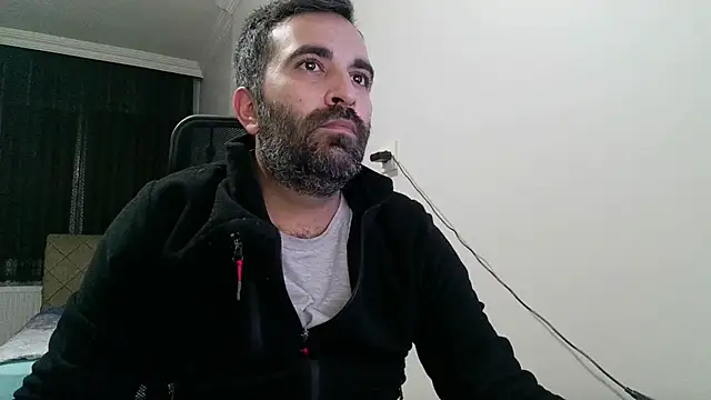 Snapshot of tgltplsr chatting on January 3, 2025, 1:05 am tgltplsr online show from January 3, 2025, 1:05 am