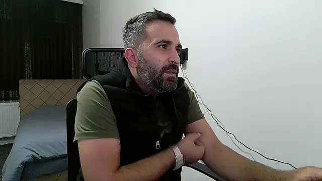 Snapshot of tgltplsr chatting on October 12, 2025, 8:41 pm tgltplsr online show from October 12, 2025, 8:41 pm