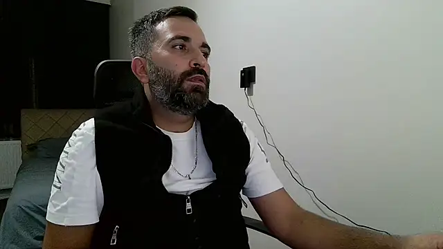 Snapshot of tgltplsr chatting on October 17, 2025, 10:56 pm tgltplsr online show from October 17, 2025, 10:56 pm