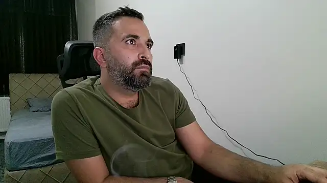 Snapshot of tgltplsr chatting on November 5, 2025, 10:43 pm tgltplsr online show from November 5, 2025, 10:43 pm