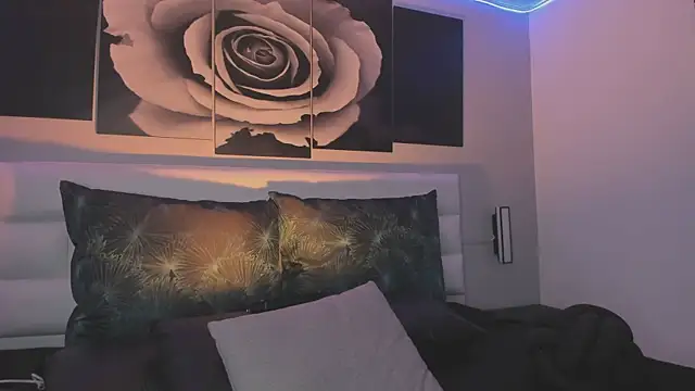 lena banks online show from November 26, 2025, 11:28 pm