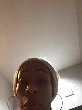 Snapshot of SlimBeenBadd1981 chatting on January 3, 2025, 11:35 am SlimBeenBadd1981 online show from January 3, 2025, 11:35 am