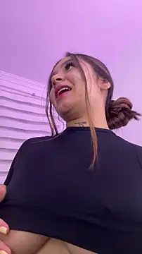 Snapshot of LunaBaker-1 chatting on February 26, 2026, 6:01 am LunaBaker-1 online show from February 26, 2026, 6:01 am