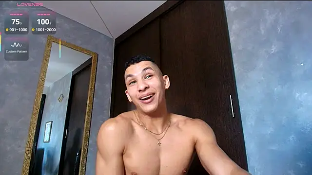 Snapshot of liuscast22 chatting on October 5, 2025, 2:37 pm liuscast22 online show from October 5, 2025, 2:37 pm