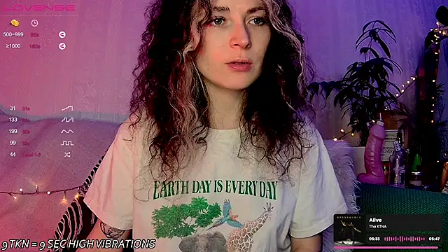 Snapshot of IttyKitty chatting on January 17, 2025, 8:22 pm IttyKitty online show from January 17, 2025, 8:22 pm