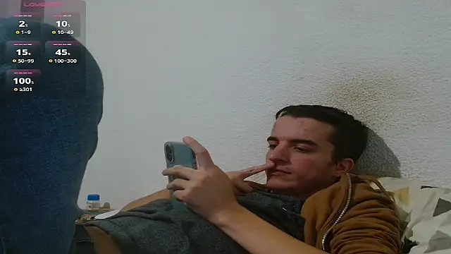 Snapshot of Tombgy07 chatting on September 29, 2025, 7:40 pm Tombgy07 online show from September 29, 2025, 7:40 pm