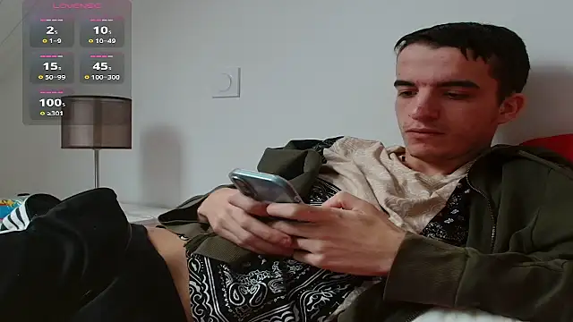 Tombgy07 online show from December 5, 2025, 1:31 pm