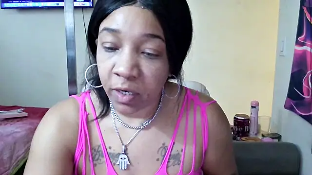 YasmineMinaj online show from November 14, 2025, 3:22 pm