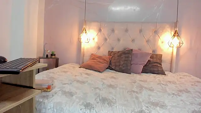 SakuraLee  online show from September 9, 2025, 1:43 pm