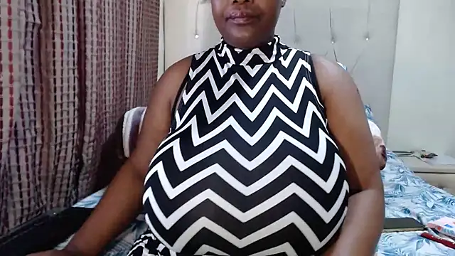 Snapshot of CHOCOLATEDARKBUSTYX chatting on October 7, 2025, 8:22 am CHOCOLATEDARKBUSTYX online show from October 7, 2025, 8:22 am