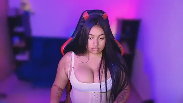 Soysofiarodrigu online show from October 17, 2025, 11:18 pm