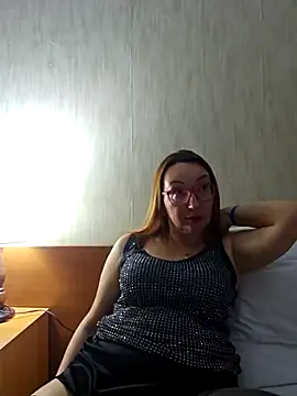 Snapshot of LybovNTV chatting on September 21, 2025, 9:27 pm LybovNTV online show from September 21, 2025, 9:27 pm