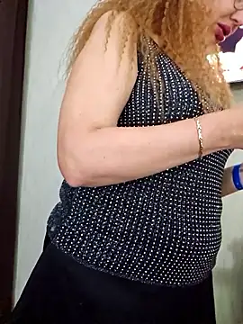 Snapshot of LybovNTV chatting on September 24, 2025, 10:24 pm LybovNTV online show from September 24, 2025, 10:24 pm