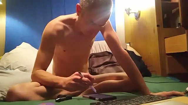 Snapshot of JunkieLiLMethWhore chatting on January 16, 2026, 12:31 pm JunkieLiLMethWhore online show from January 16, 2026, 12:31 pm