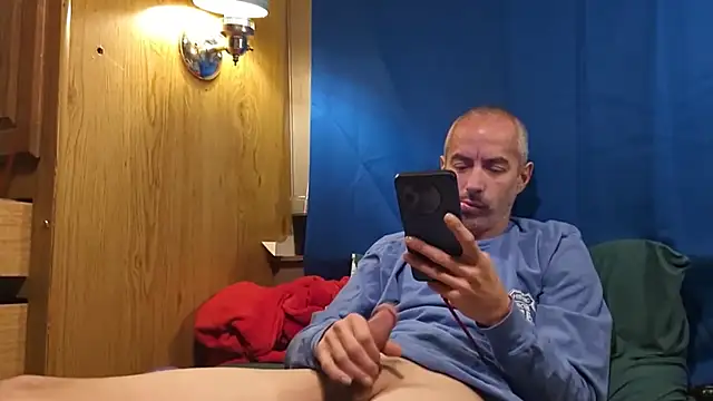 Snapshot of JunkieLiLMethWhore chatting on February 19, 2026, 1:18 pm JunkieLiLMethWhore online show from February 19, 2026, 1:18 pm