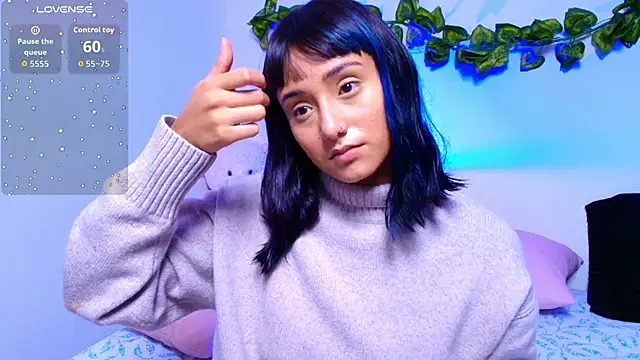 tati cardenas online show from September 10, 2025, 4:12 am